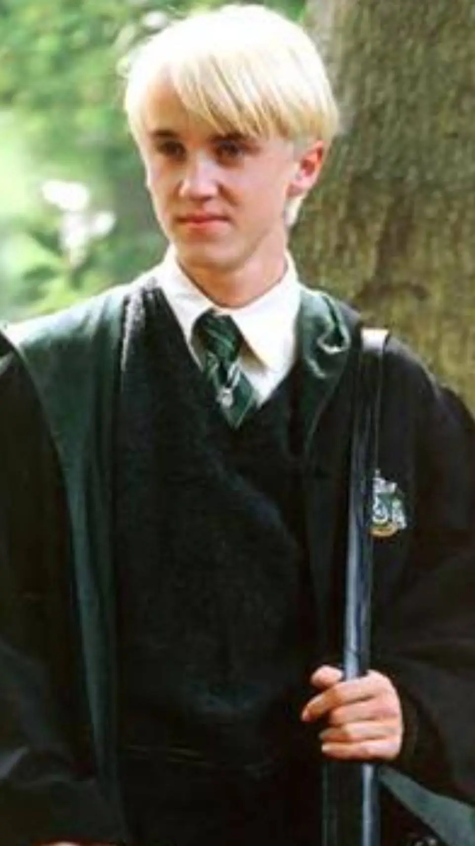 ai character: draco malfoy background