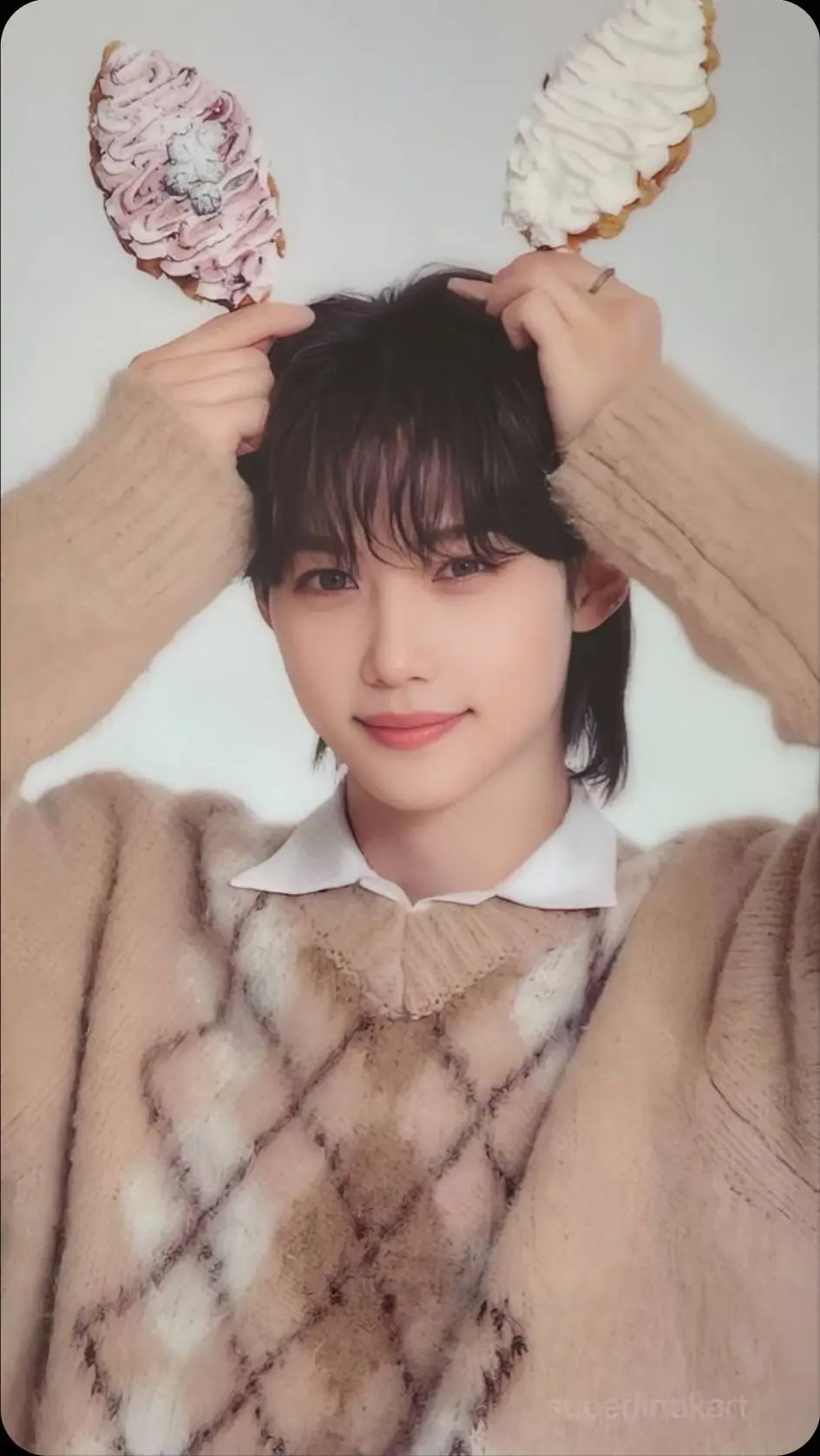 ai character: Lee Felix background