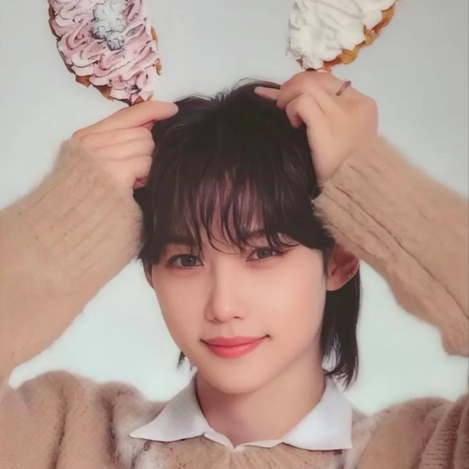 chat with ai character: Lee Felix