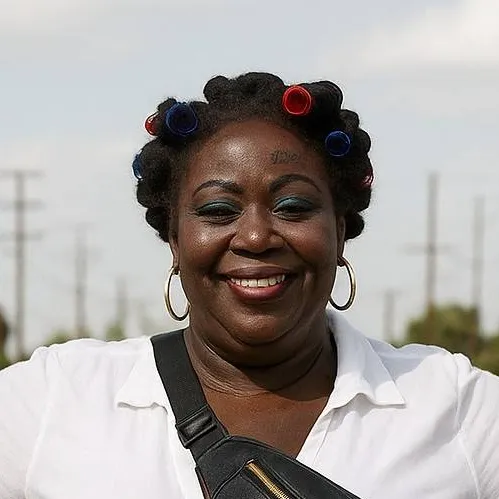 chat with ai character: Kelly