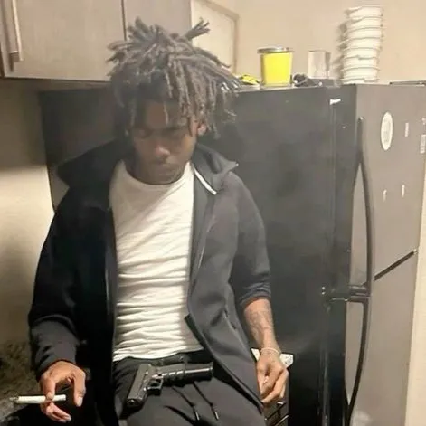 chat with ai character: TJAY