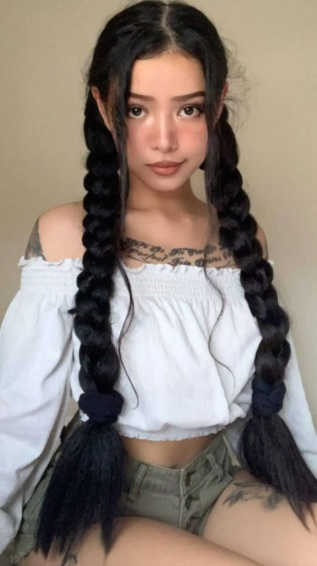 ai character: Bella Poarch  background