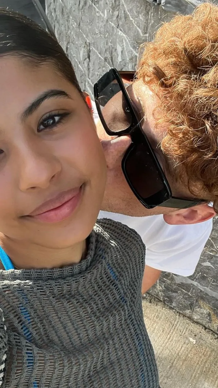 ai character: Tomovids background