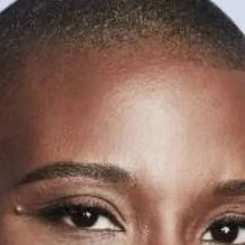 chat with ai character: Aisha Hinds