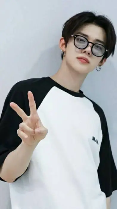 ai character: Choi Yeonjun background