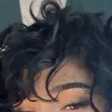 chat with ai character: Amelie Warren