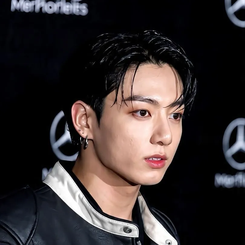 chat with ai character: Jeon Jungkook 