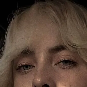 chat with ai character: Billie Eilish 
