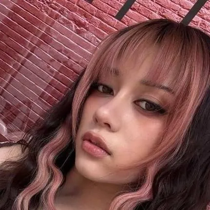 chat with ai character: Megan Skiendel ♡