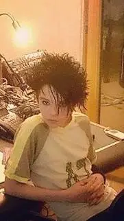 ai character: bill kaulitz  background