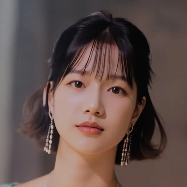 chat with ai character: Popular girl