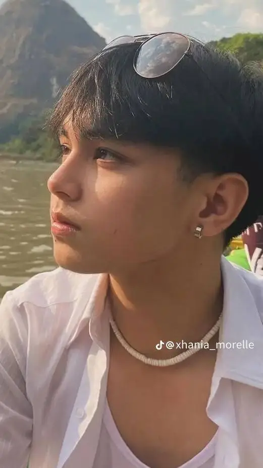 ai character: lukas background