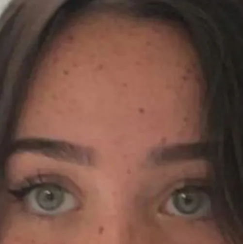 chat with ai character: Alexis sweet