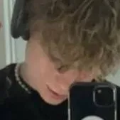 chat with ai character: focus