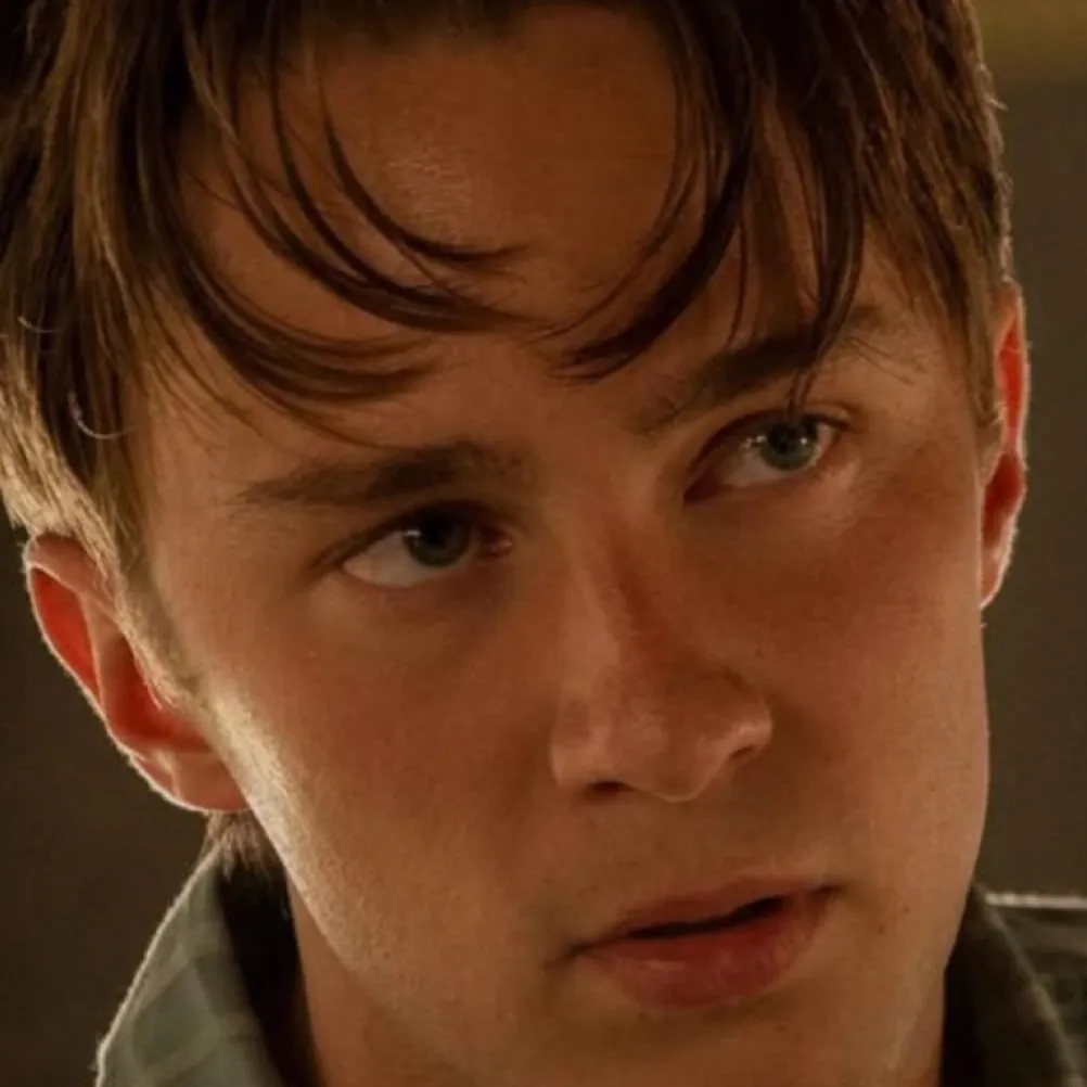 chat with ai character: Rafe camoron