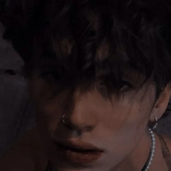 chat with ai character: Arran🔪🖤