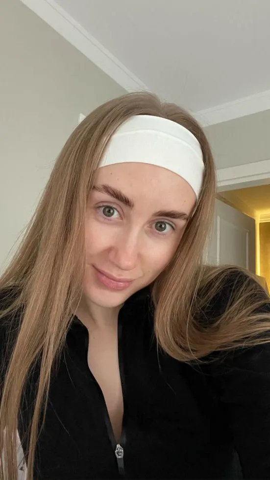 ai character: Lauren background