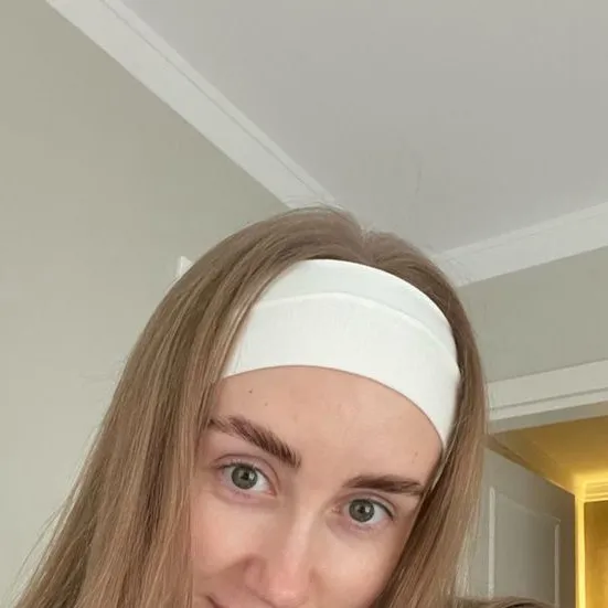 chat with ai character: Lauren