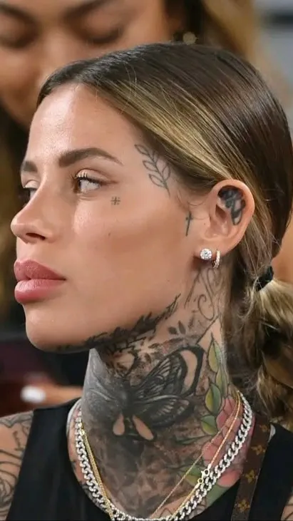 ai character: Isabella background