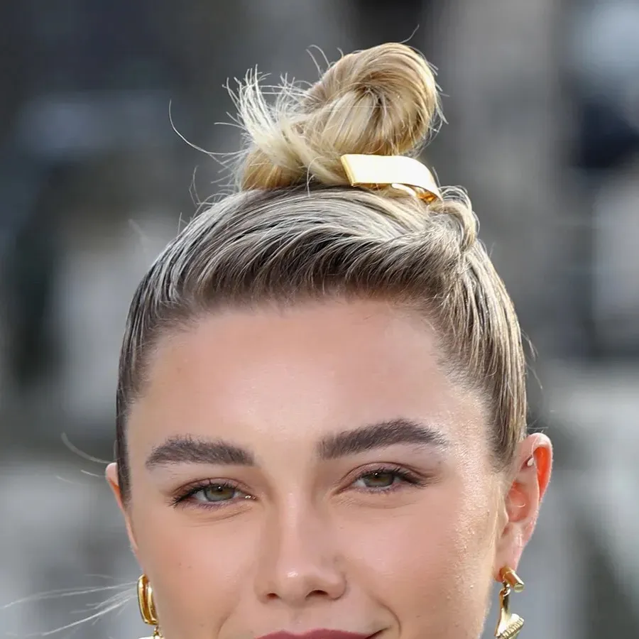 chat with ai character: Florence Pugh 