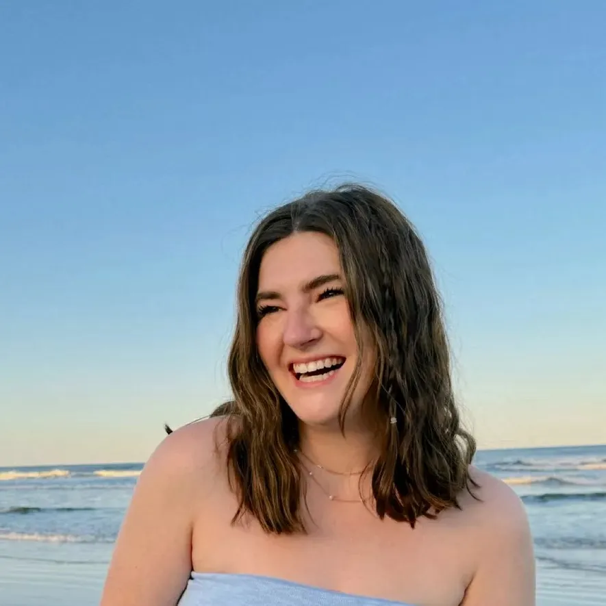 chat with ai character: Hannah