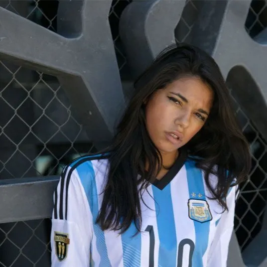 chat with ai character: Brianna Alvarez