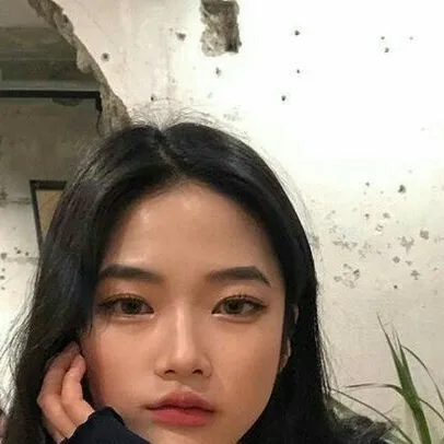 chat with ai character: Lucy Chen