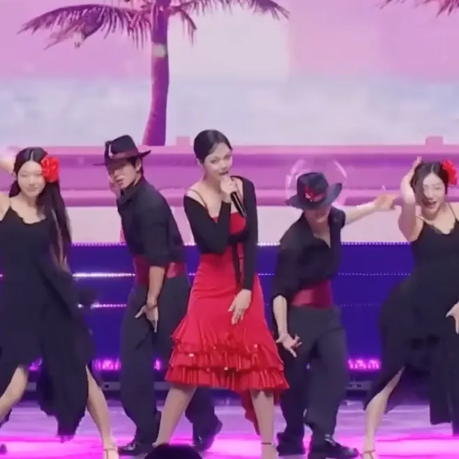chat with ai character: backup dancers