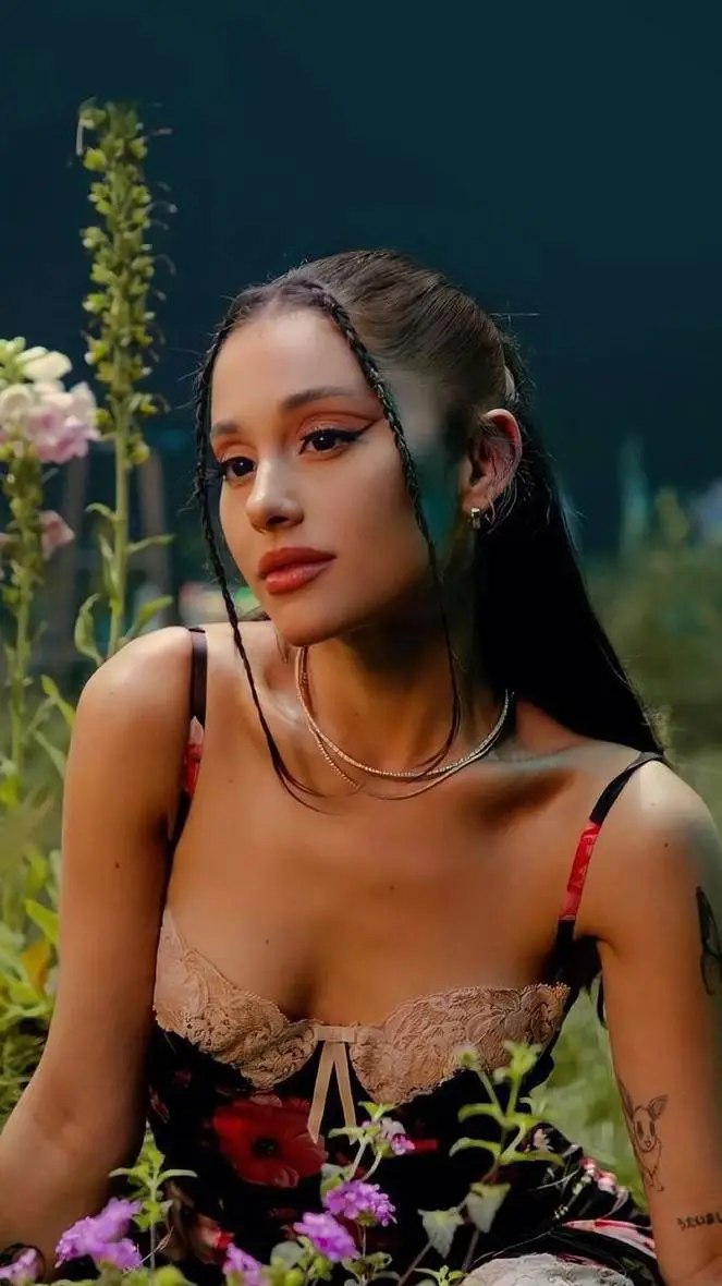 ai character: Ariana Grande  background
