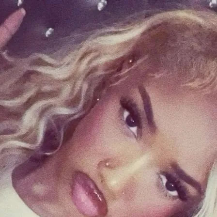 chat with ai character: evaliyah . 💗💐