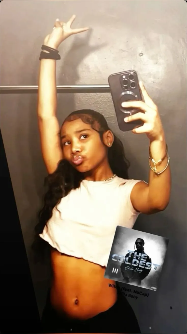 ai character: — MIA 🩷 background