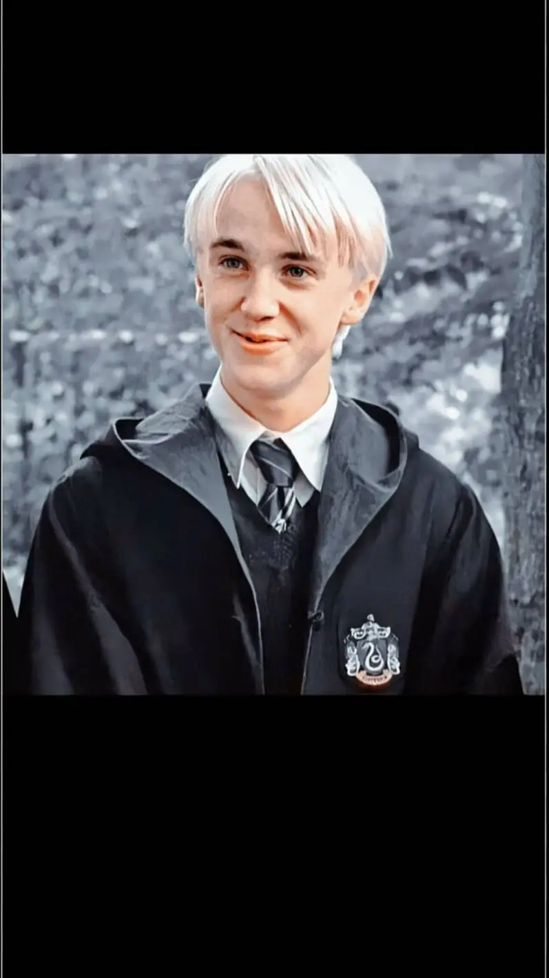 ai character: Draco background