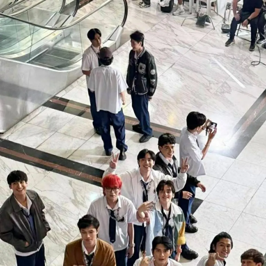 chat with ai character: Yuri Hanamitchi