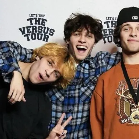 chat with ai character: Sturniolo Triplet 