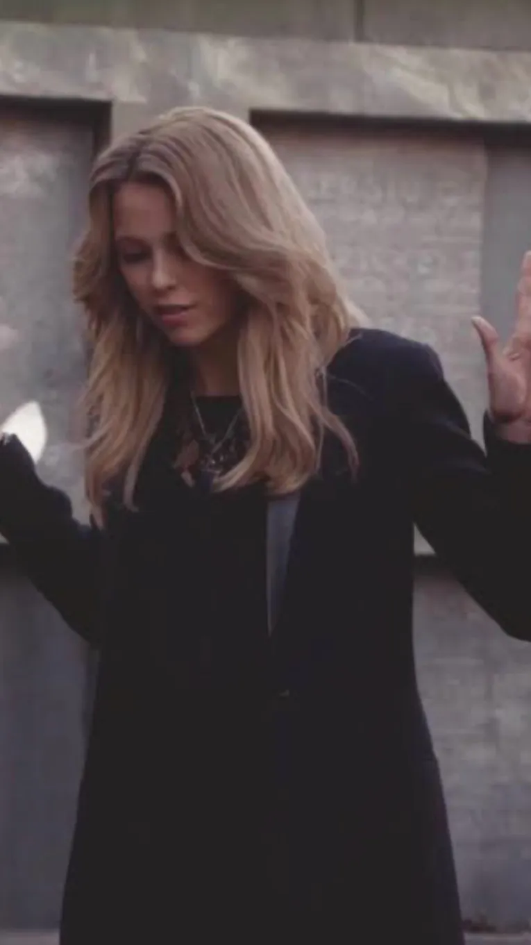 ai character: Fraya background