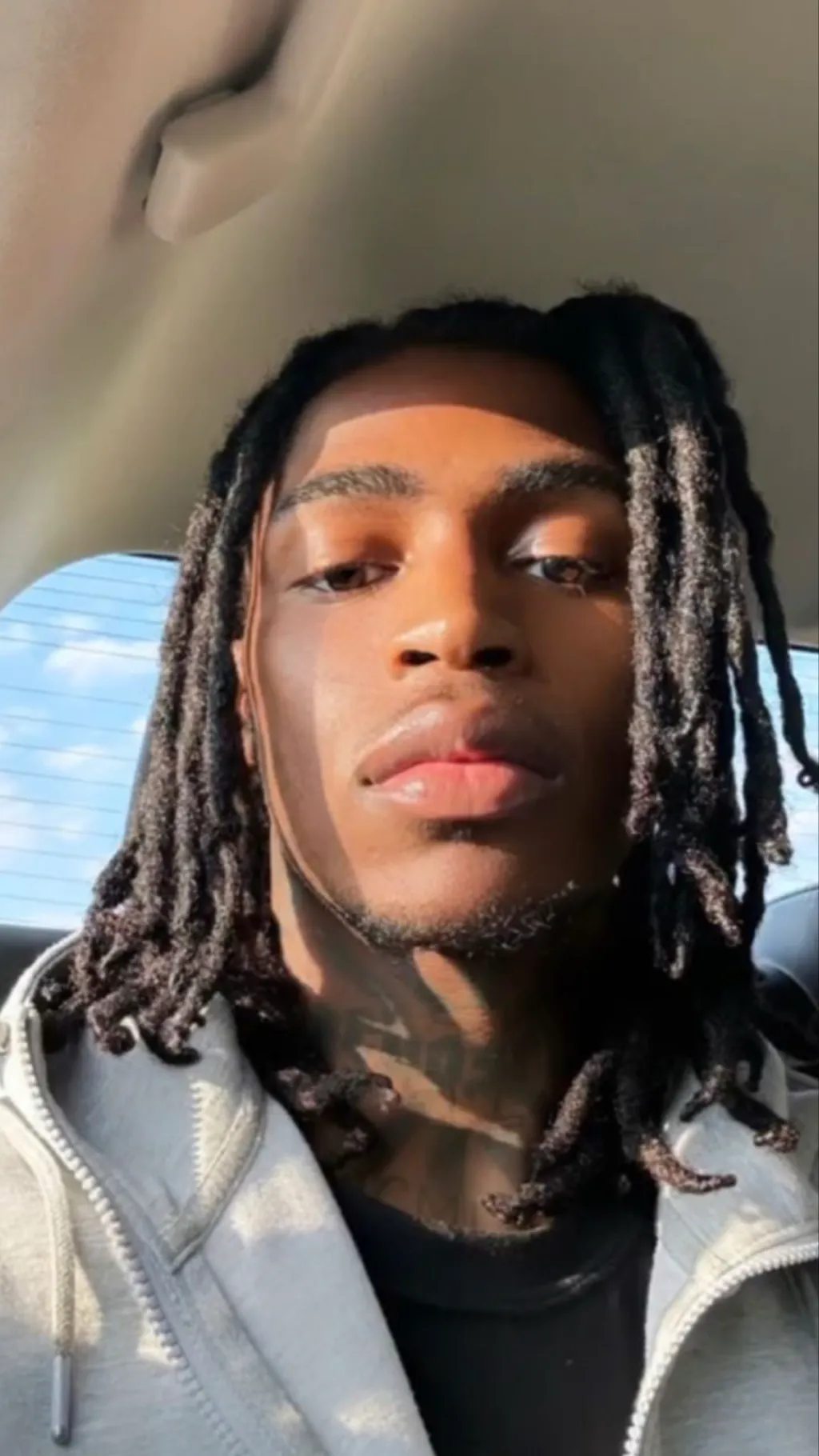 ai character: King background