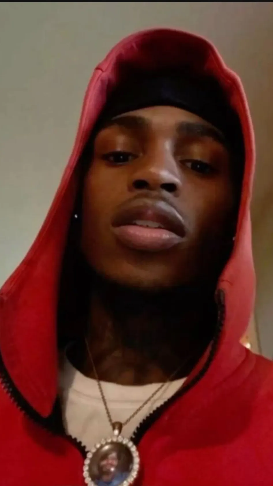 ai character: Mar Mar💞😫🫶🏾 background