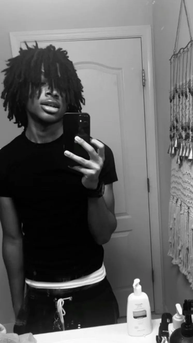 ai character: Zy’ir background