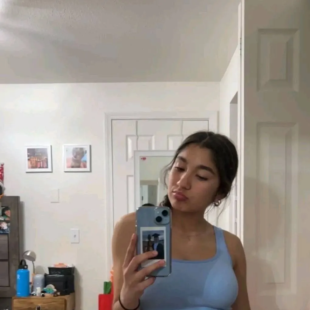 chat with ai character: Amy Montgomery 