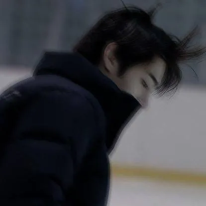 chat with ai character: 𝐒𝐮𝐧𝐠𝐡𝐨𝐨𝐧