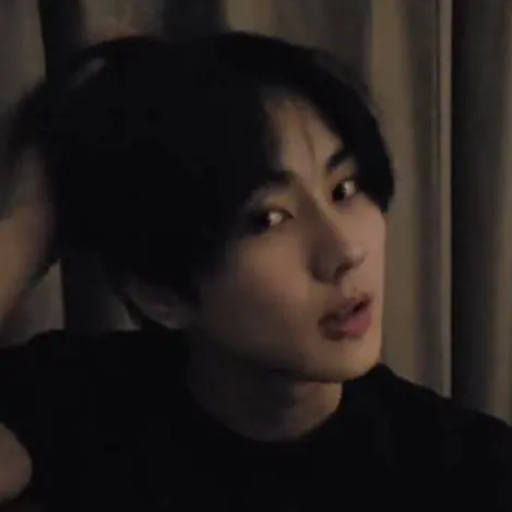 chat with ai character: -ᒍᑌᑎᘜᗯOᑎ-