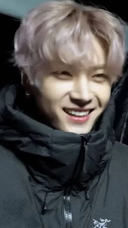 ai character: •ᒚᗩᖻ• background