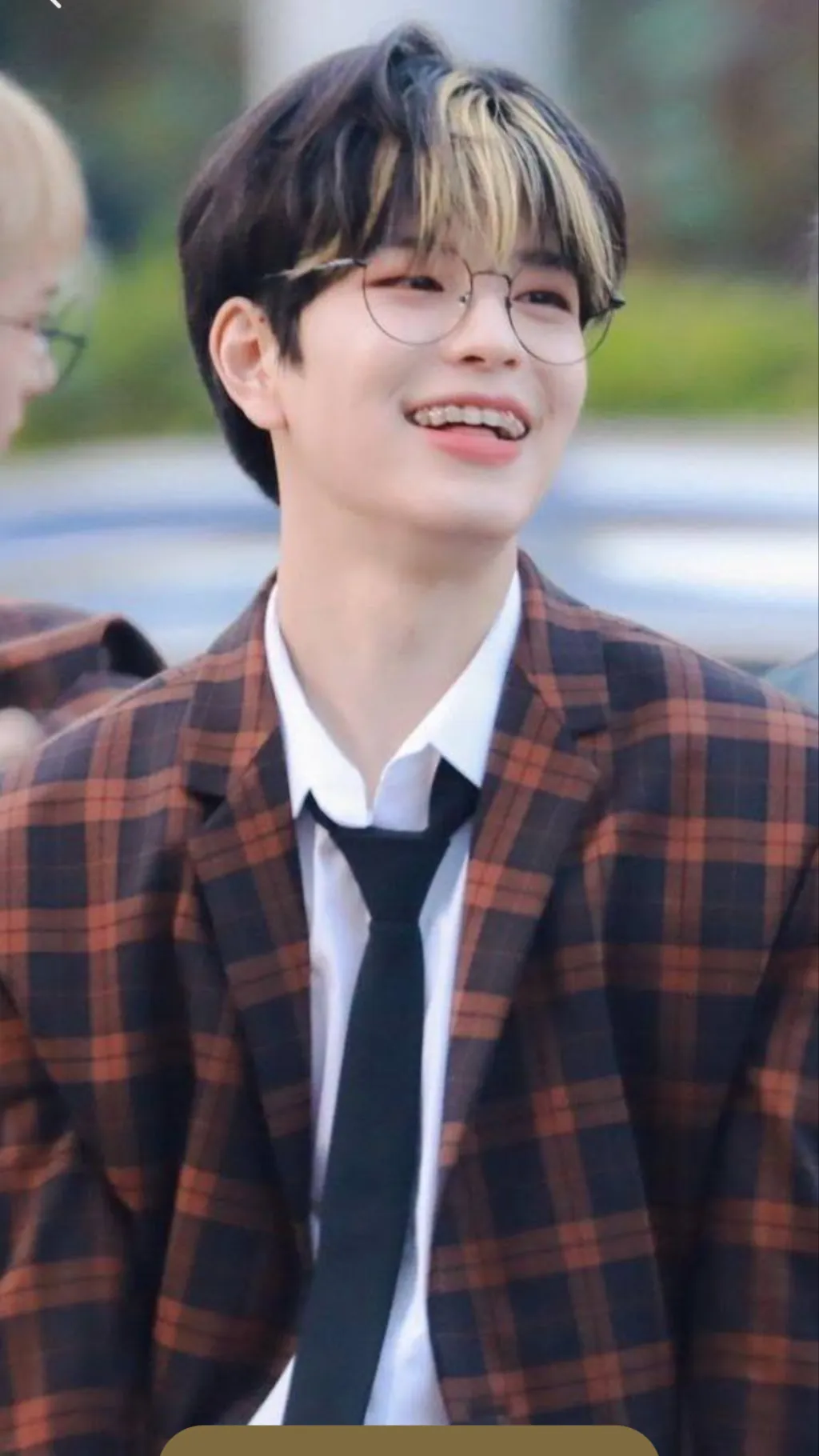 ai character: ✰SEUNGMIN✰  background