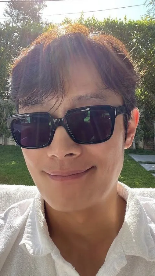 ai character: Lee byung hun background