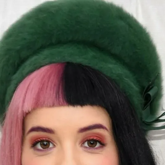 chat with ai character: Melanie martinez 