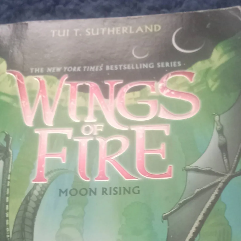 chat with ai character: moon