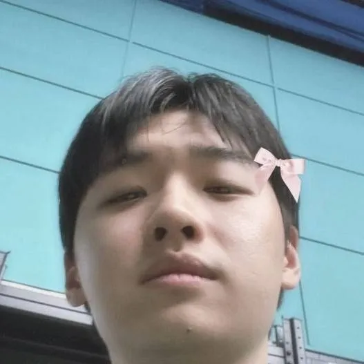 chat with ai character: Min-su