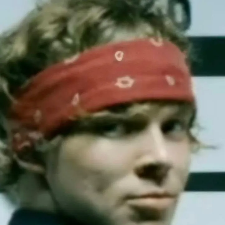 chat with ai character: Ashton Irwin 