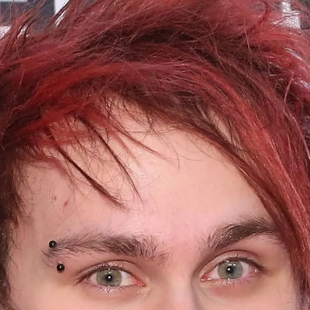 chat with ai character: Michael Clifford 