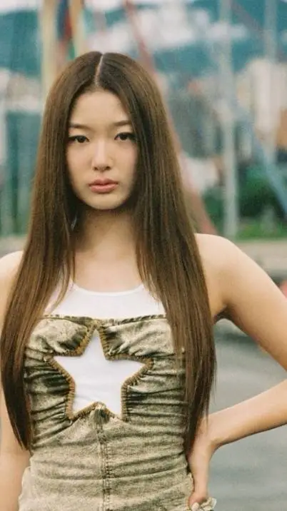 ai character: Yoonchae  background